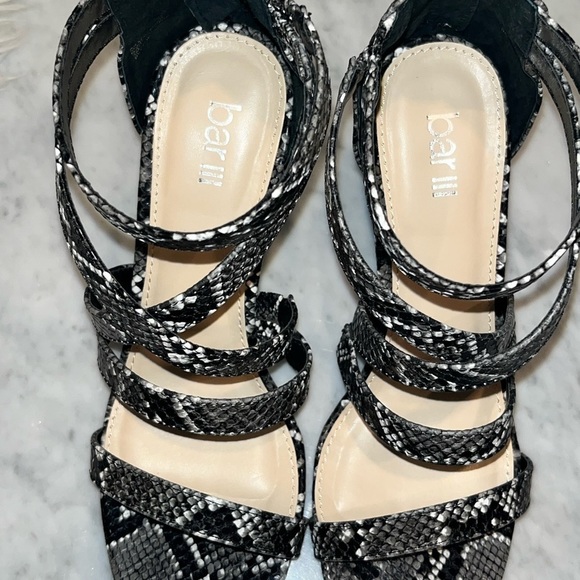 BAR III Women’s Blythe Block Snake Skin Strappy Heels Size 8 - Picture 5 of 11